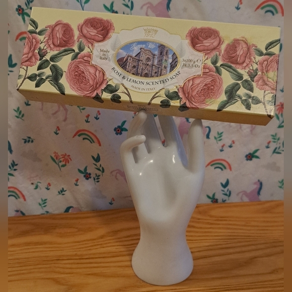 NIB Saponificio Varesino Rose & Lemon Hand Body Skin Soap Bath Trio Gift Box - Picture 1 of 5